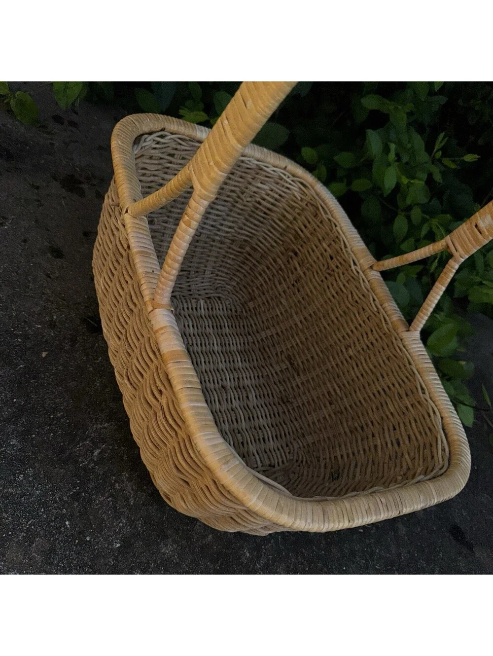 Vintage Wicker Market Basket Tote Handle Picnic Storage Farmhouse Decor 16” Tall